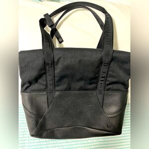 Lululemon Throw and Go Tote